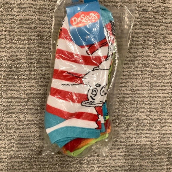 Bioworld Dr. Seuss No Show Socks 6 Pack - Picture 2 of 4